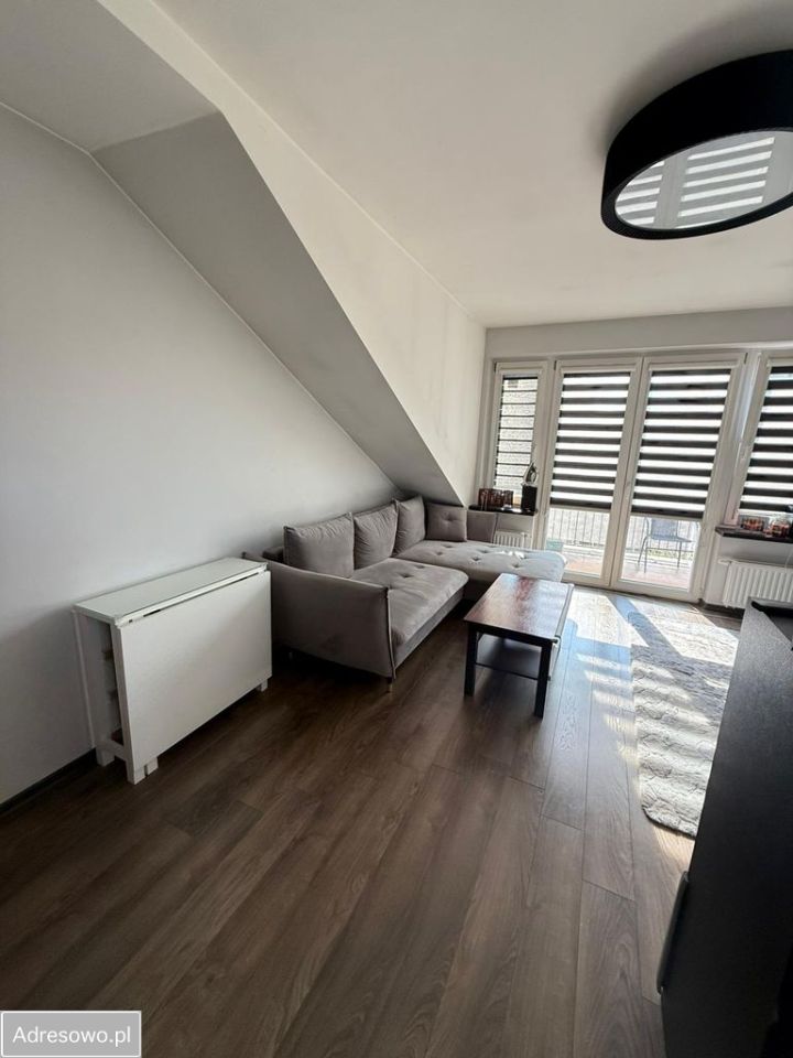 Mieszkanie 3-pokojowe Latchorzew. Zdjęcie 1