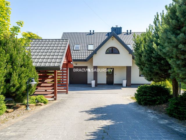 dom, 4 pokoje Bochnia, ul. Przysieki. Zdjęcie 2