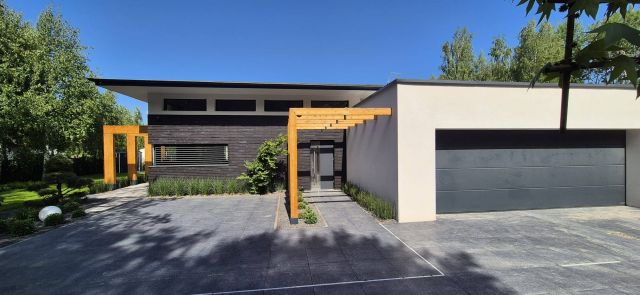 dom wolnostojący, 4 pokoje Musuły. Zdjęcie 1