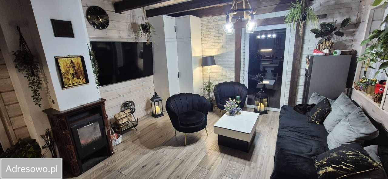 dom wolnostojący, 1 pokój Lutom. Zdjęcie 3