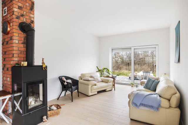 dom wolnostojący, 4 pokoje Małujowice, Małujowice. Zdjęcie 3