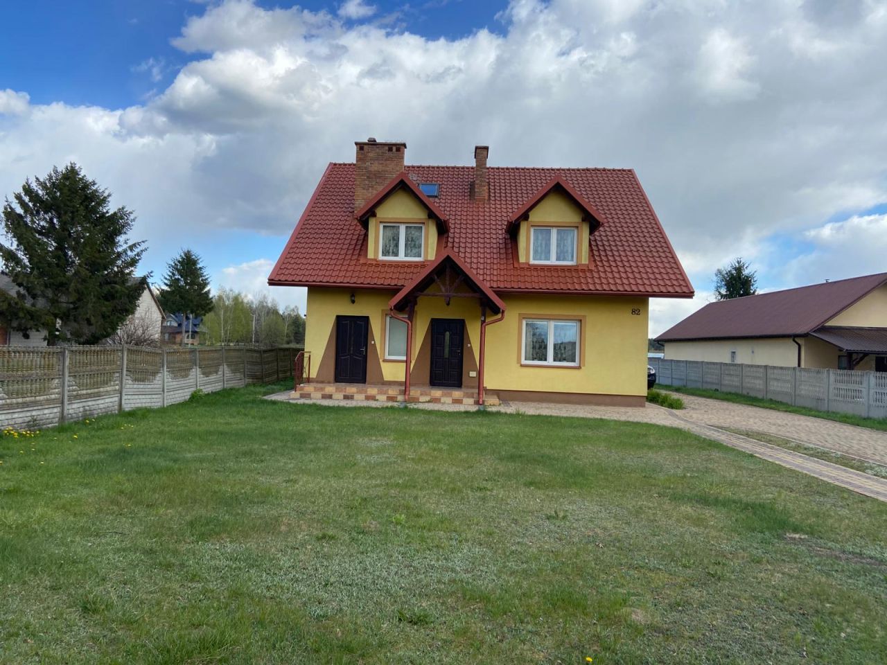 dom wolnostojący, 6 pokoi Laski. Zdjęcie 1