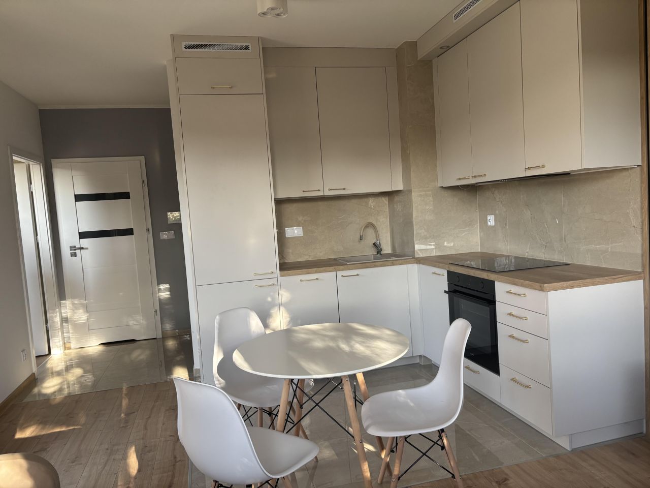 Mieszkanie 2-pokojowe Katowice Wełnowiec, ul. Ignacego Daszyńskiego. Zdjęcie 2