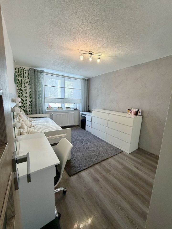 Mieszkanie 4-pokojowe Kalsk. Zdjęcie 2