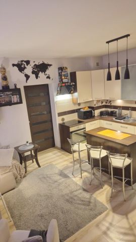 Mieszkanie 3-pokojowe Jabłonna, Akademijna. Zdjęcie 1