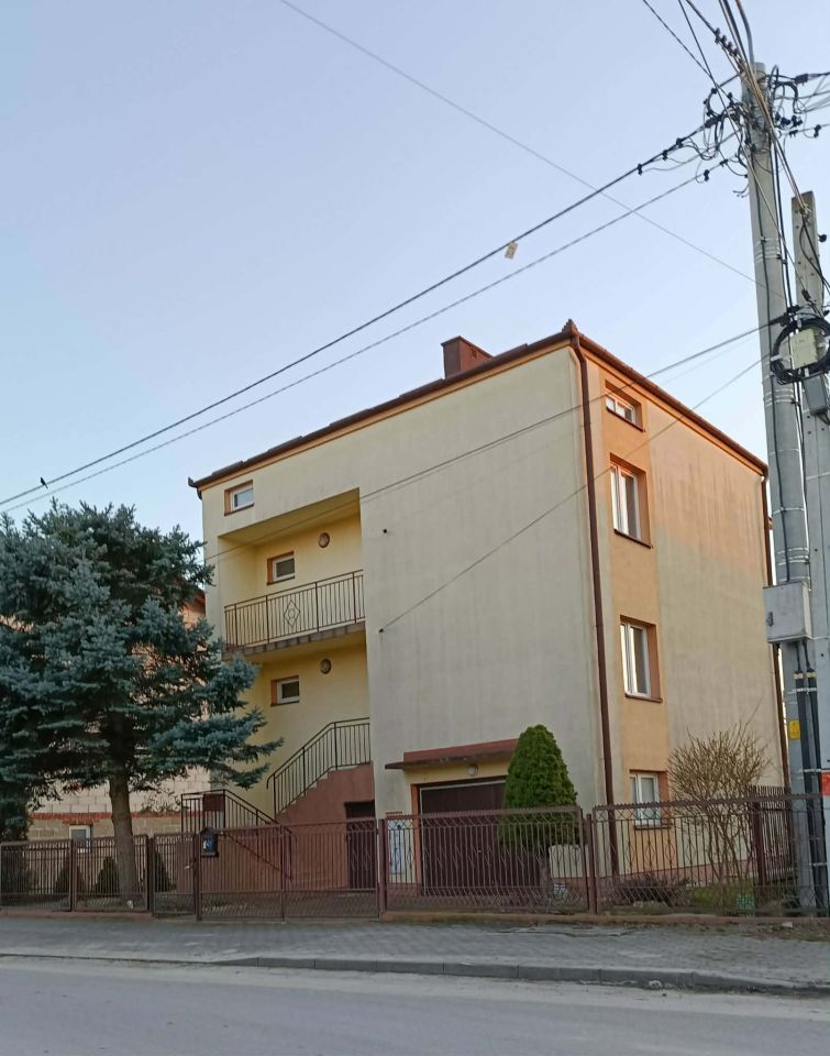 dom wolnostojący, 5 pokoi Mielec Cyranka, ul. Leona Lachnita. Zdjęcie 1