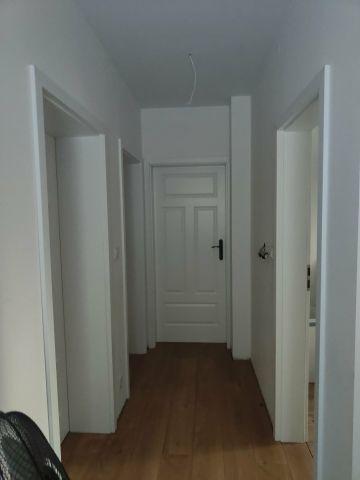 dom wolnostojący, 6 pokoi Ząbki, ul. Wolności. Zdjęcie 2