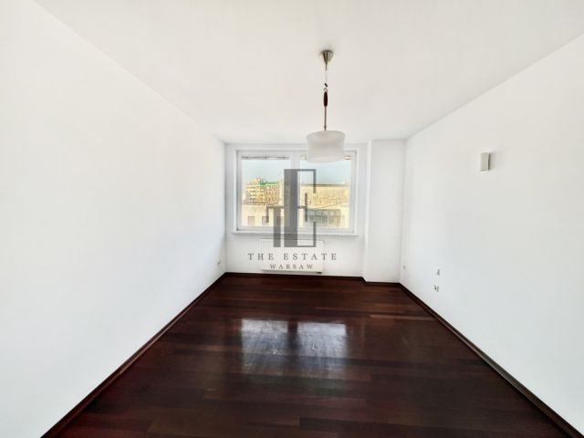 Lokal Warszawa Wola, skwer ks. kard. Stefana Wyszyńskiego. Zdjęcie 1