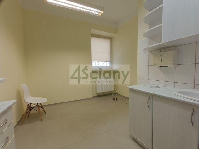 Mieszkanie 3-pokojowe Warszawa Śródmieście, ul. Piękna. Zdjęcie 2