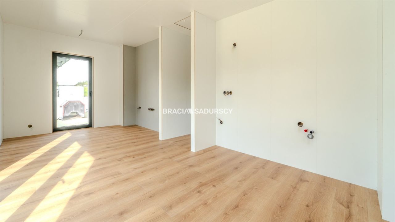 dom wolnostojący, 2 pokoje Kraków, os. Kazimierzowskie. Zdjęcie 4