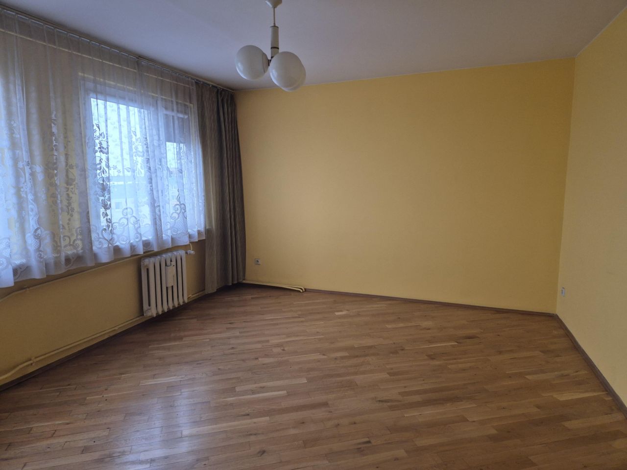 Mieszkanie 1-pokojowe Pabianice Centrum, ul. Władysława Broniewskiego. Zdjęcie 3