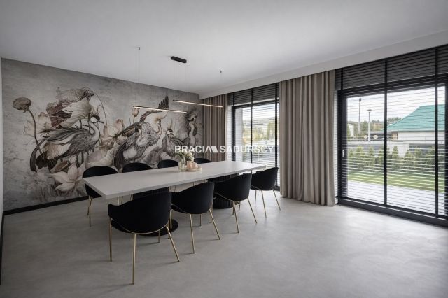 dom wolnostojący, 5 pokoi Niepołomice, ul. Stefana Roweckiego. Zdjęcie 1