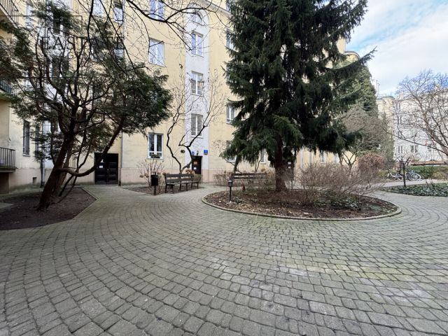 Biuro Warszawa Ochota, ul. Adama Pługa. Zdjęcie 9
