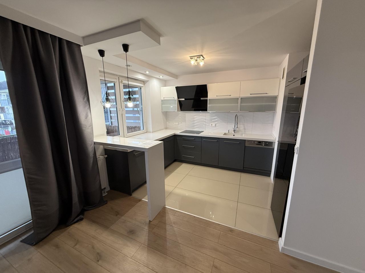 Mieszkanie 3-pokojowe Kielce Podkarczówka, ul. Hugona Kołłątaja. Zdjęcie 2