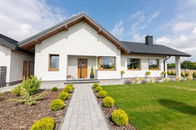 dom wolnostojący, 4 pokoje Szadki. Zdjęcie 2