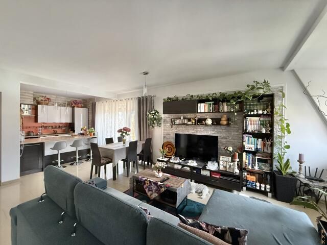 Mieszkanie 4-pokojowe Iwiny, ul. Miodowa. Zdjęcie 3