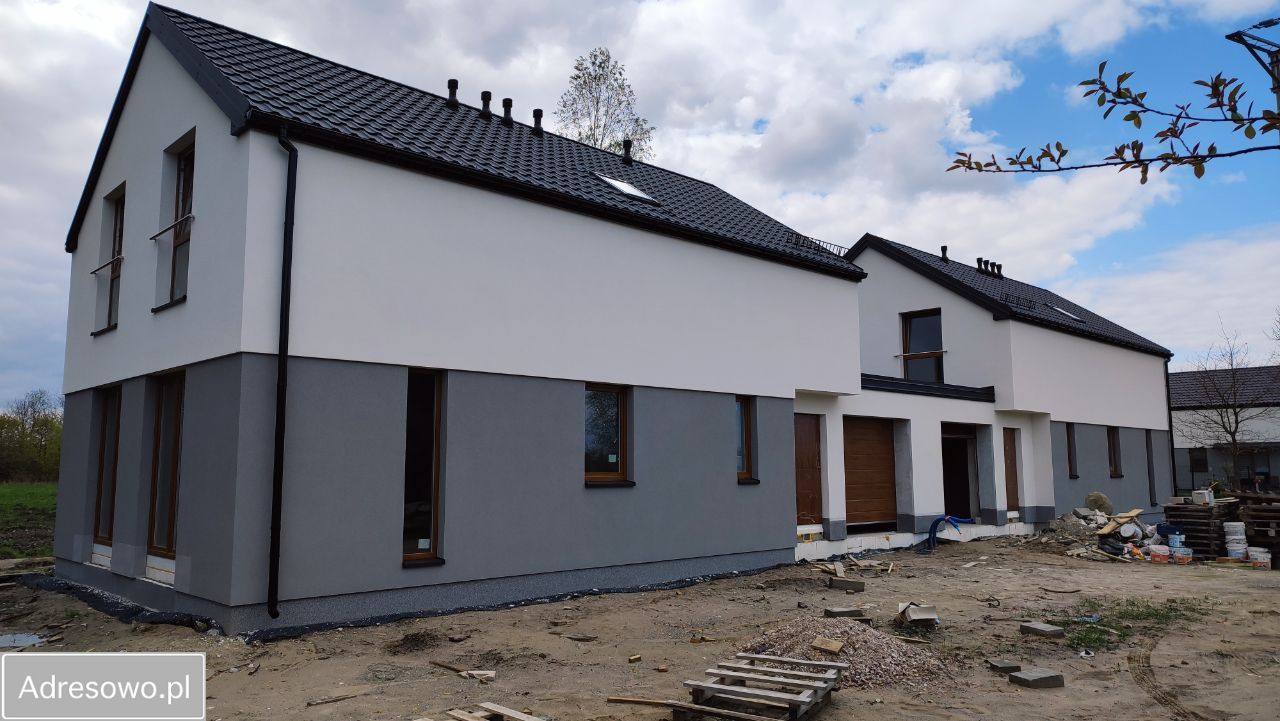 bliźniak, 6 pokoi Baszkówka, ul. Słoneczna