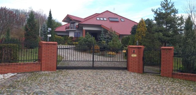 dom wolnostojący, 7 pokoi Bobolice, Brak. Zdjęcie 1