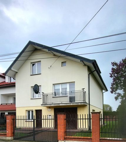 dom wolnostojący, 7 pokoi Leszno, ul. Bohaterów Puszczy Kampinoskiej. Zdjęcie 1