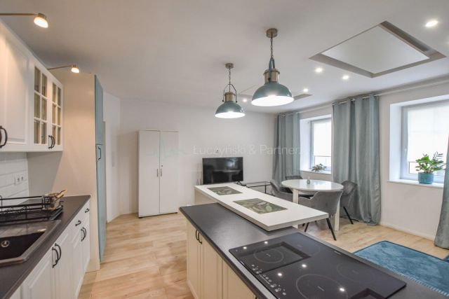 Mieszkanie 3-pokojowe Jelenia Góra, al. Wojska Polskiego. Zdjęcie 1