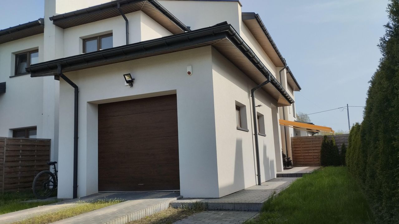 dom szeregowy Grodzisk Mazowiecki, ul. 3 Maja. Zdjęcie 1