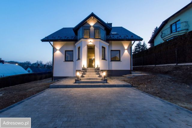 dom wolnostojący, 5 pokoi Bielsko-Biała Śródmieście, ul. Filarowa. Zdjęcie 1