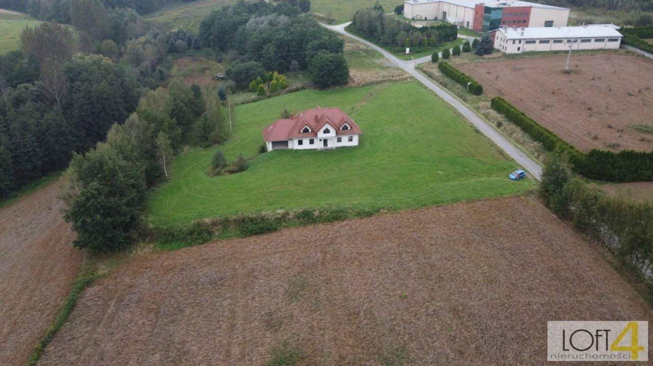 dom wolnostojący, 10 pokoi Uniszowa. Zdjęcie 11