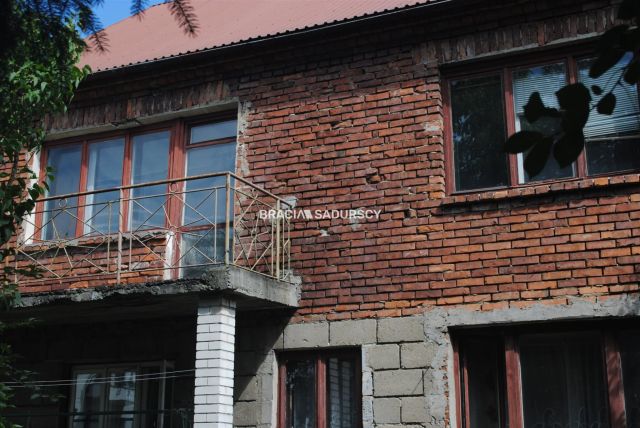 dom wolnostojący, 6 pokoi Targowisko. Zdjęcie 2