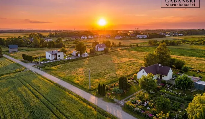 Działka budowlana Pawęzów