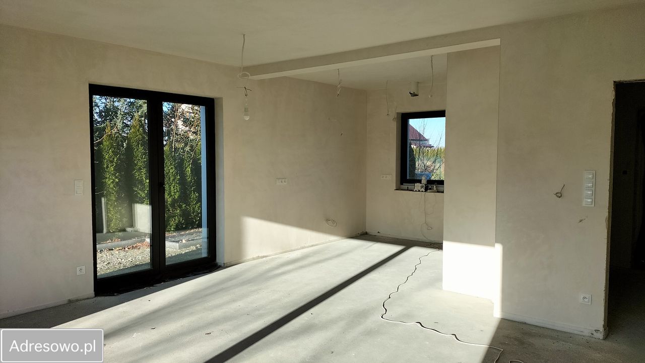 dom wolnostojący, 6 pokoi Żerniki Małe, ul. Krótka. Zdjęcie 3