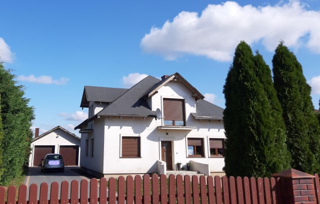 dom wolnostojący, 5 pokoi Słupca, ul. Zagórowska. Zdjęcie 1