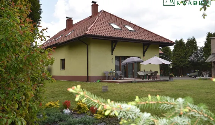 dom wolnostojący, 9 pokoi Łącza, ul. Szkolna