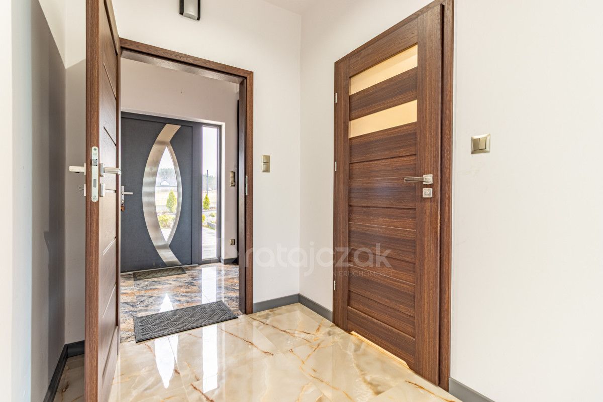 dom wolnostojący, 4 pokoje Strzepcz. Zdjęcie 8