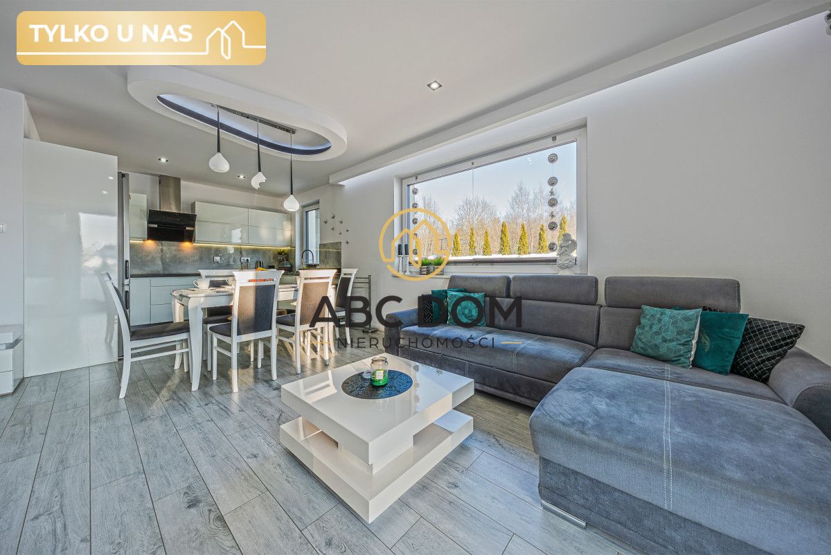 dom wolnostojący, 5 pokoi Sierakowice. Zdjęcie 1