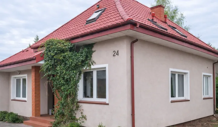 dom wolnostojący, 5 pokoi Kajetany, ul. Rosy