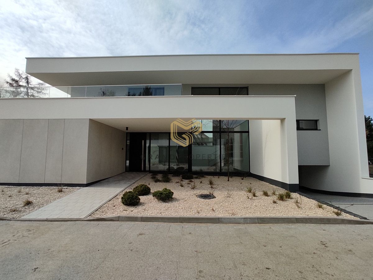 dom wolnostojący, 7 pokoi Konstancin-Jeziorna