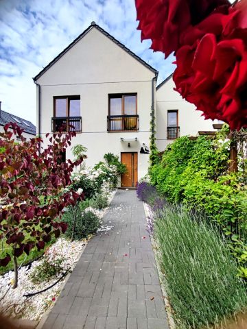 dom szeregowy, 3 pokoje Wilczyce, ul. Polna. Zdjęcie 1