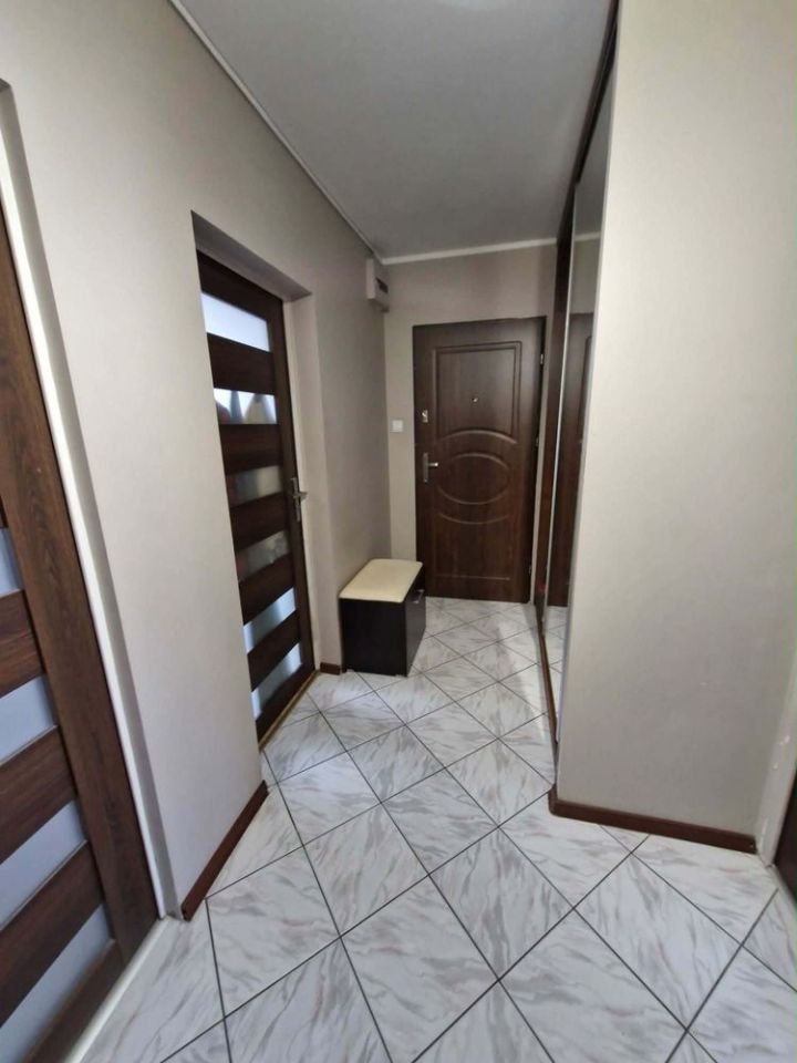 Mieszkanie 3-pokojowe Jelcz-Laskowice. Zdjęcie 2