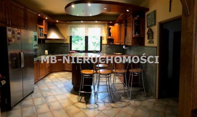 dom wolnostojący, 10 pokoi Zalbki. Zdjęcie 5
