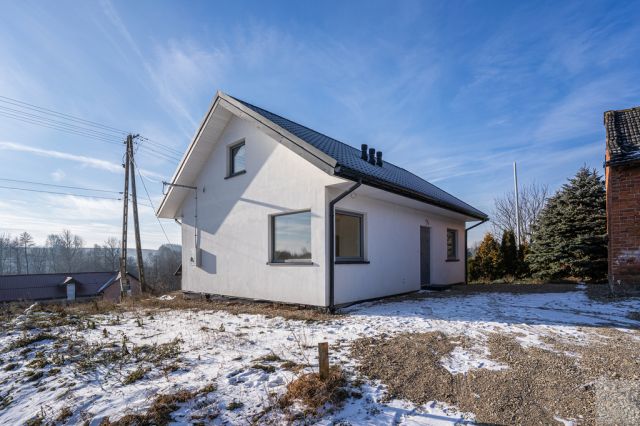 dom wolnostojący, 5 pokoi Trójczyce. Zdjęcie 1