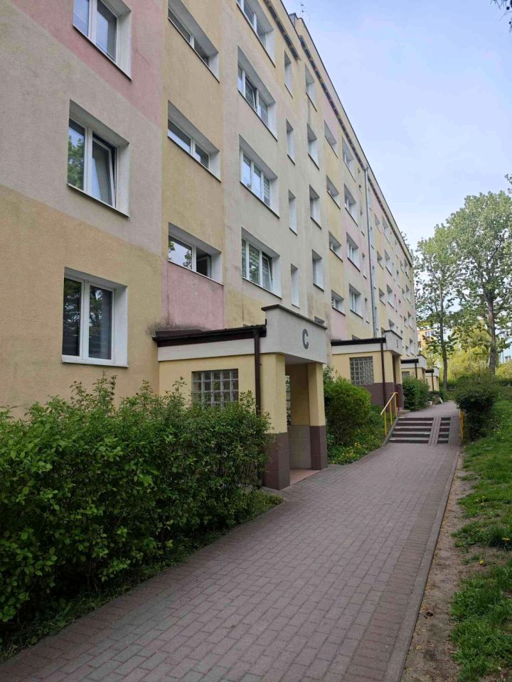 Mieszkanie 3-pokojowe Gdynia Obłuże, ul. adm. J. Unruga. Zdjęcie 2