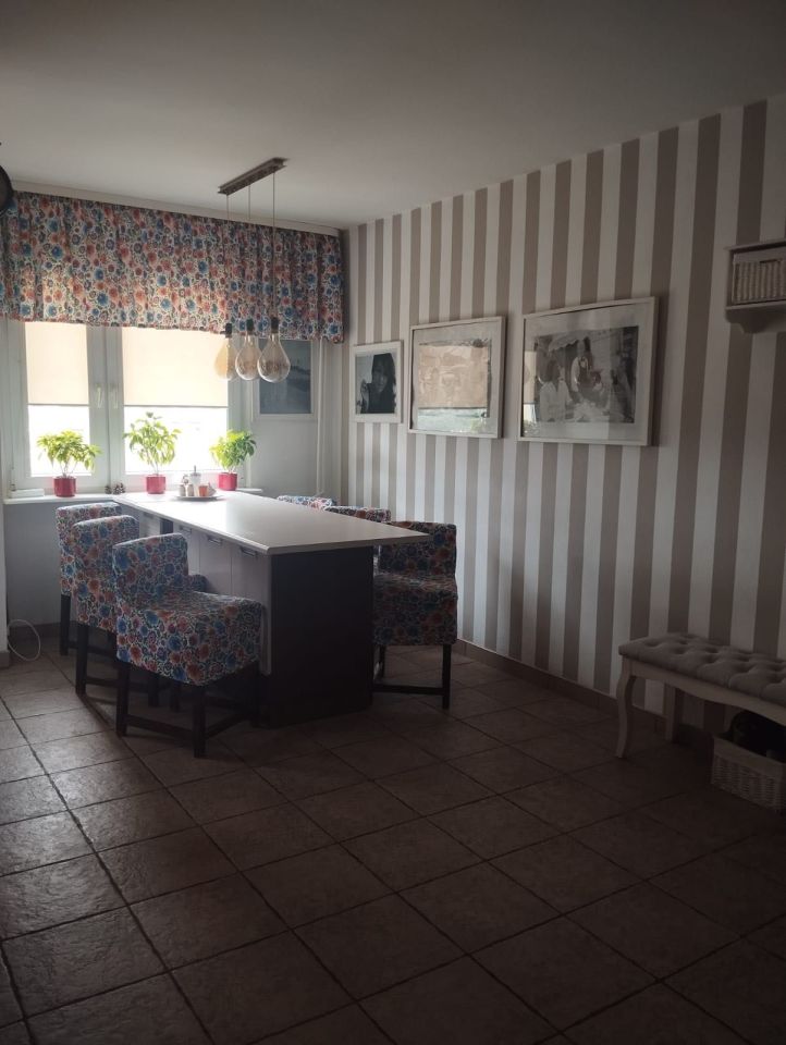 Mieszkanie 3-pokojowe Ostrowiec Świętokrzyski. Zdjęcie 2