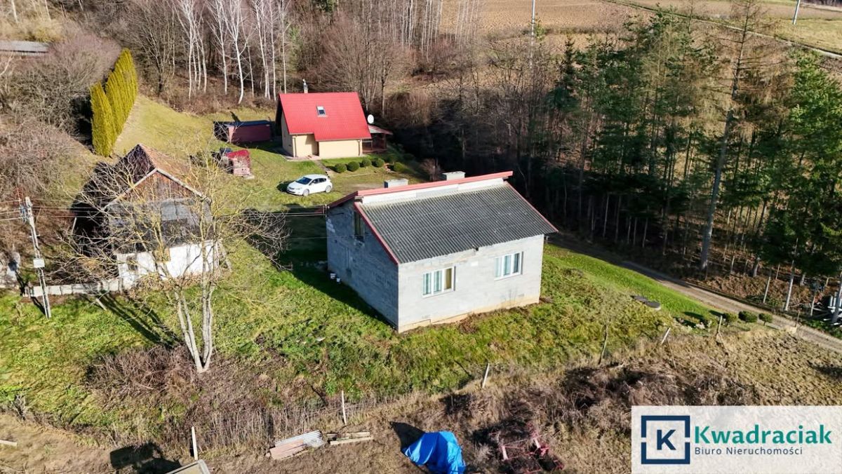 dom wolnostojący, 2 pokoje Święcany. Zdjęcie 5