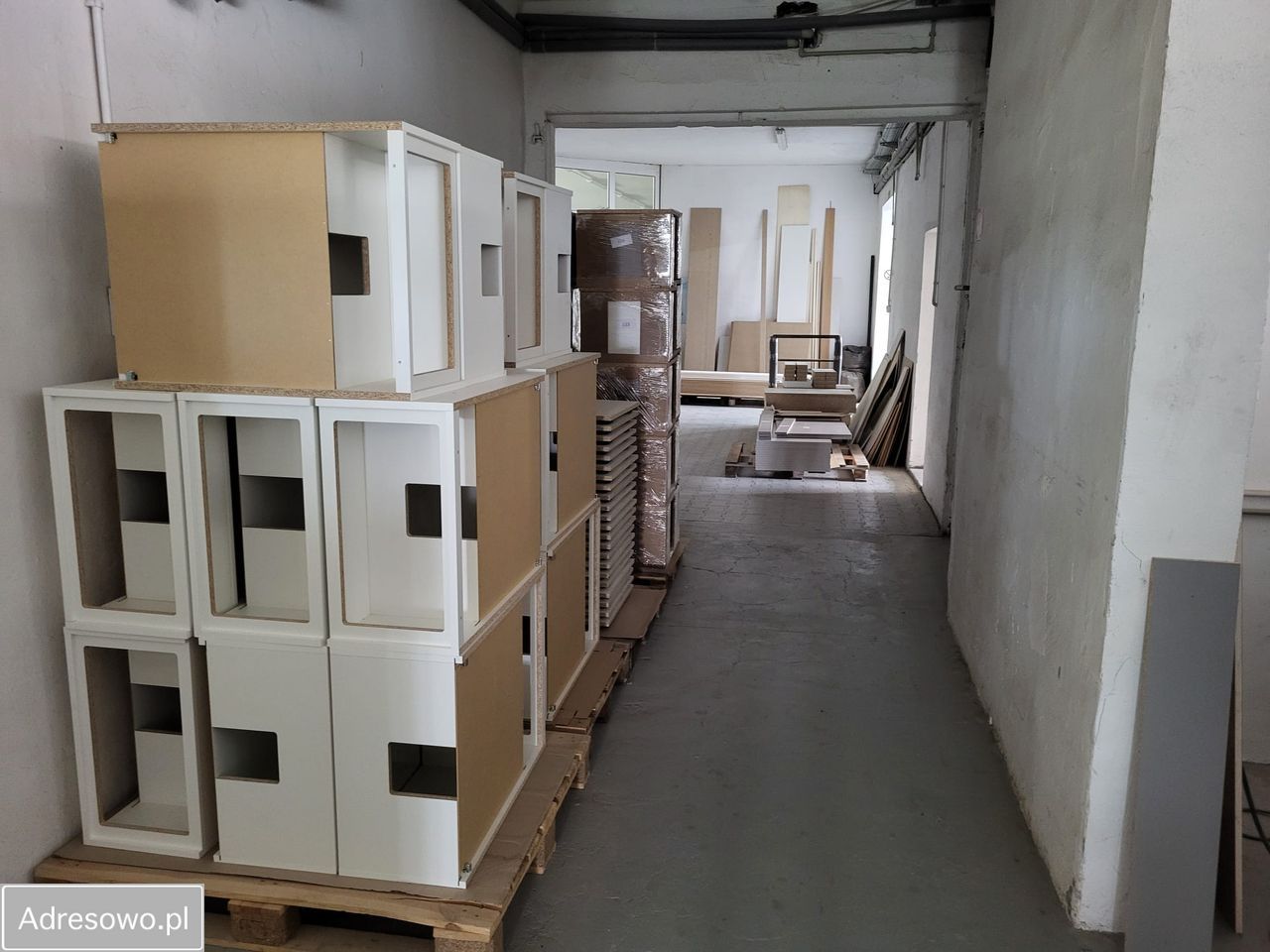 Hala/magazyn Brużyczka Mała. Zdjęcie 11