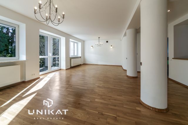 dom szeregowy, 9 pokoi Warszawa Bielany, ul. Hajoty. Zdjęcie 2