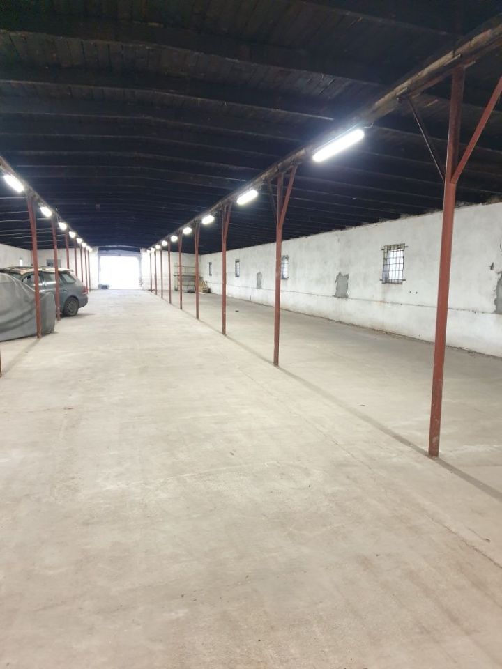 Hala/magazyn Sarbka. Zdjęcie 2