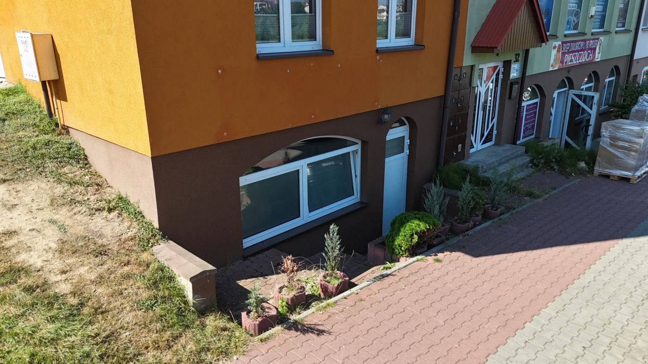 dom szeregowy, 2 pokoje Staszów, ul. Adama Mickiewicza. Zdjęcie 2