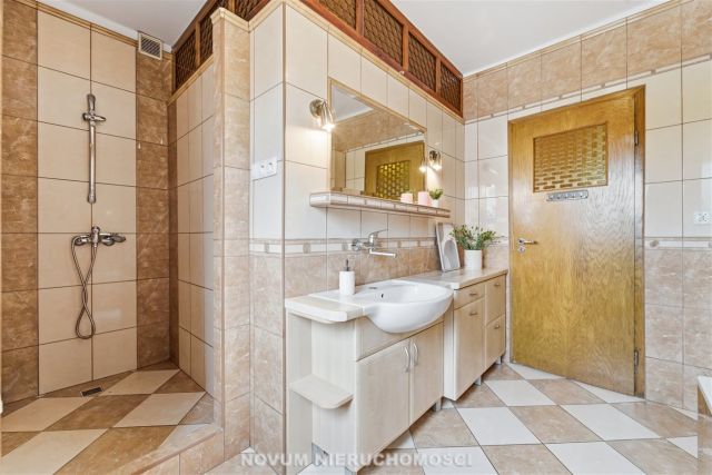 dom wolnostojący, 12 pokoi Tarnowskie Góry Centrum. Zdjęcie 19