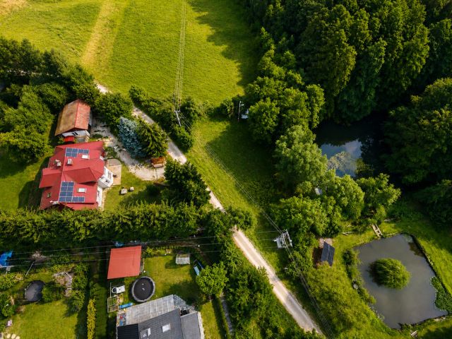 dom wolnostojący, 7 pokoi Mogielnica. Zdjęcie 4