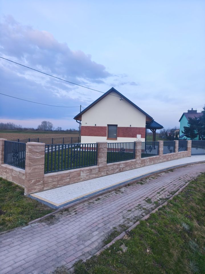 dom wolnostojący, 2 pokoje Rzędzianowice. Zdjęcie 2